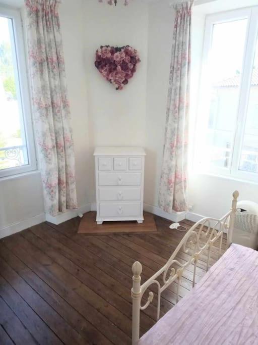 Montemboeuf Centre Town House Free Wifi Villa ภายนอก รูปภาพ