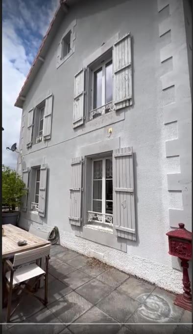 Montemboeuf Centre Town House Free Wifi Villa ภายนอก รูปภาพ